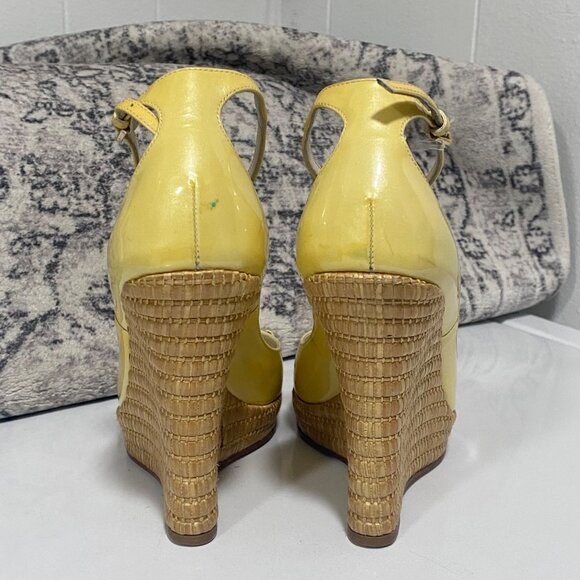 Gucci Patent Leather Ankle Strap Wedges in Pastel Yellow Size 8 1/2 - Picture 6 of 10